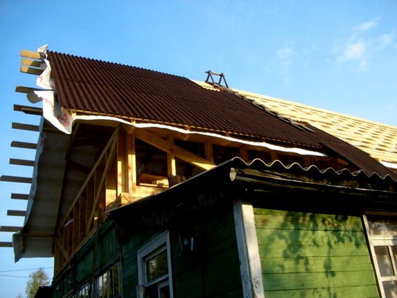 Сколько стоит покрыть крышу ондулином цена работы?